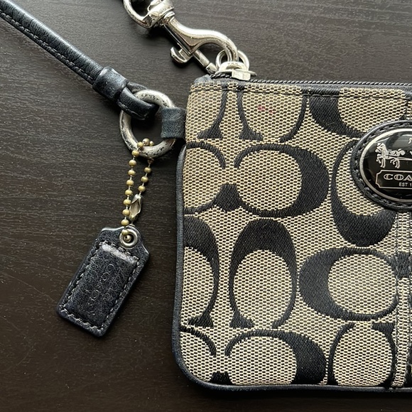 COPY - Coach Signature Print Black and Tan Wristlet Wallet Purse - Picture 3 of 7